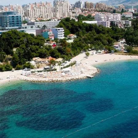 Duplex 3 With Garden And Garage Near To 公寓