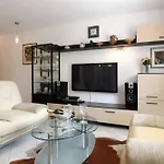 Duplex, 3 With Own Garden, To The Apartman