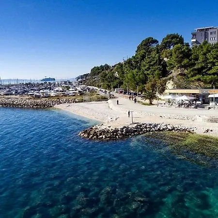 Duplex 3 With Garden And Garage Near To Appartement