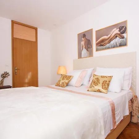 公寓 Duplex, 3 With Own Garden, To The