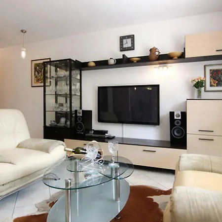 Duplex 3 With Garden And Garage Near To Appartement