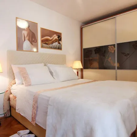 Duplex 3 With Garden And Garage Near To Appartement