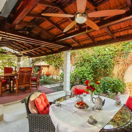 Duplex 3 With Garden And Garage Near To Apartment