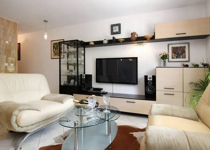 Duplex 3 With Garden And Garage Near To Apartment