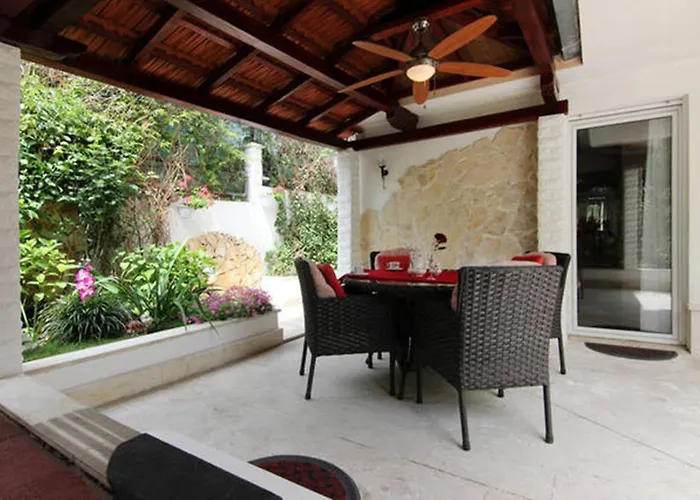 Duplex 3 With Garden And Garage Near To Apartment