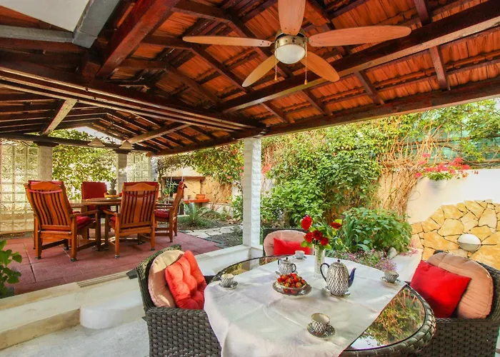 Duplex 3 With Garden And Garage Near To Apartment